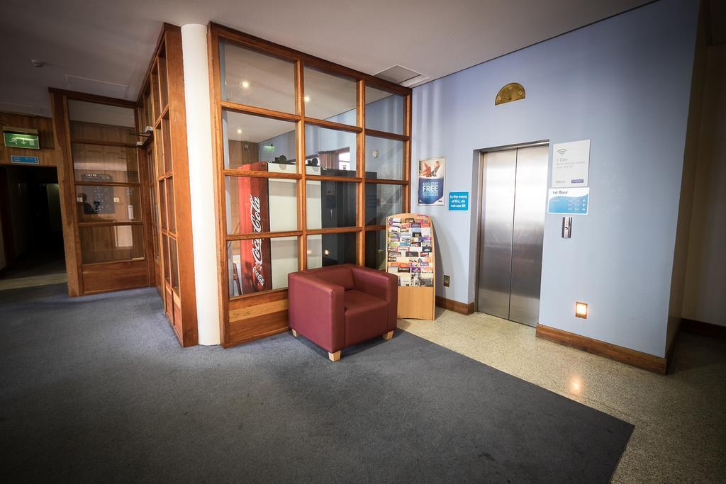Travelodge Derry Екстер'єр фото