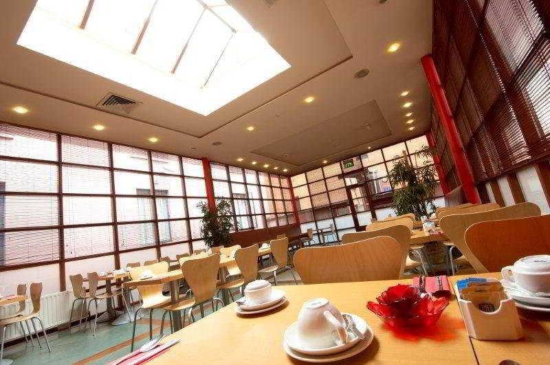 Travelodge Derry Екстер'єр фото