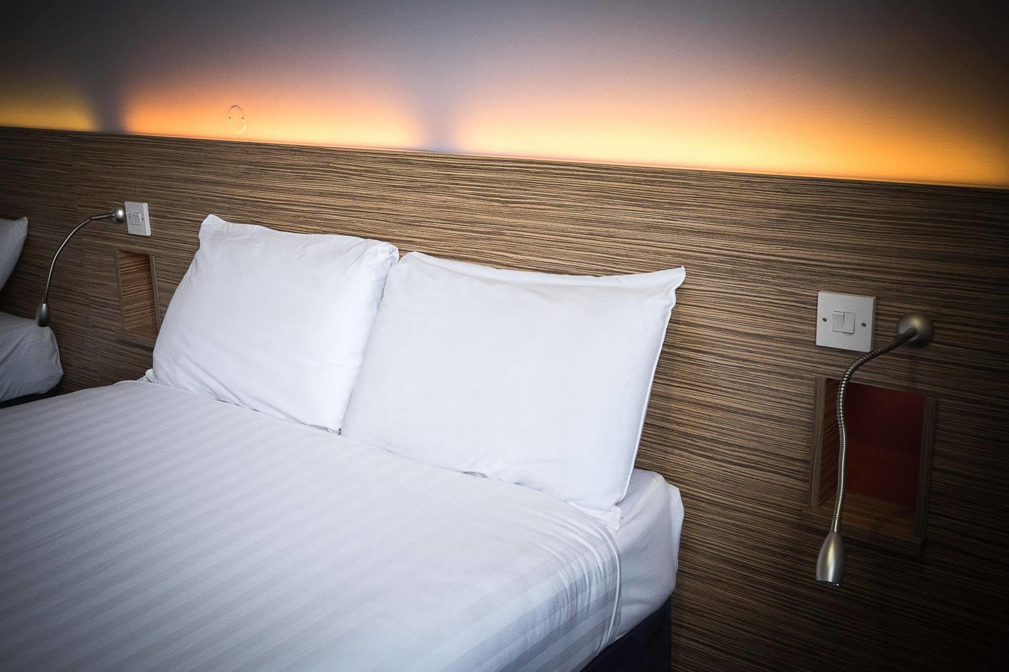 Travelodge Derry Екстер'єр фото