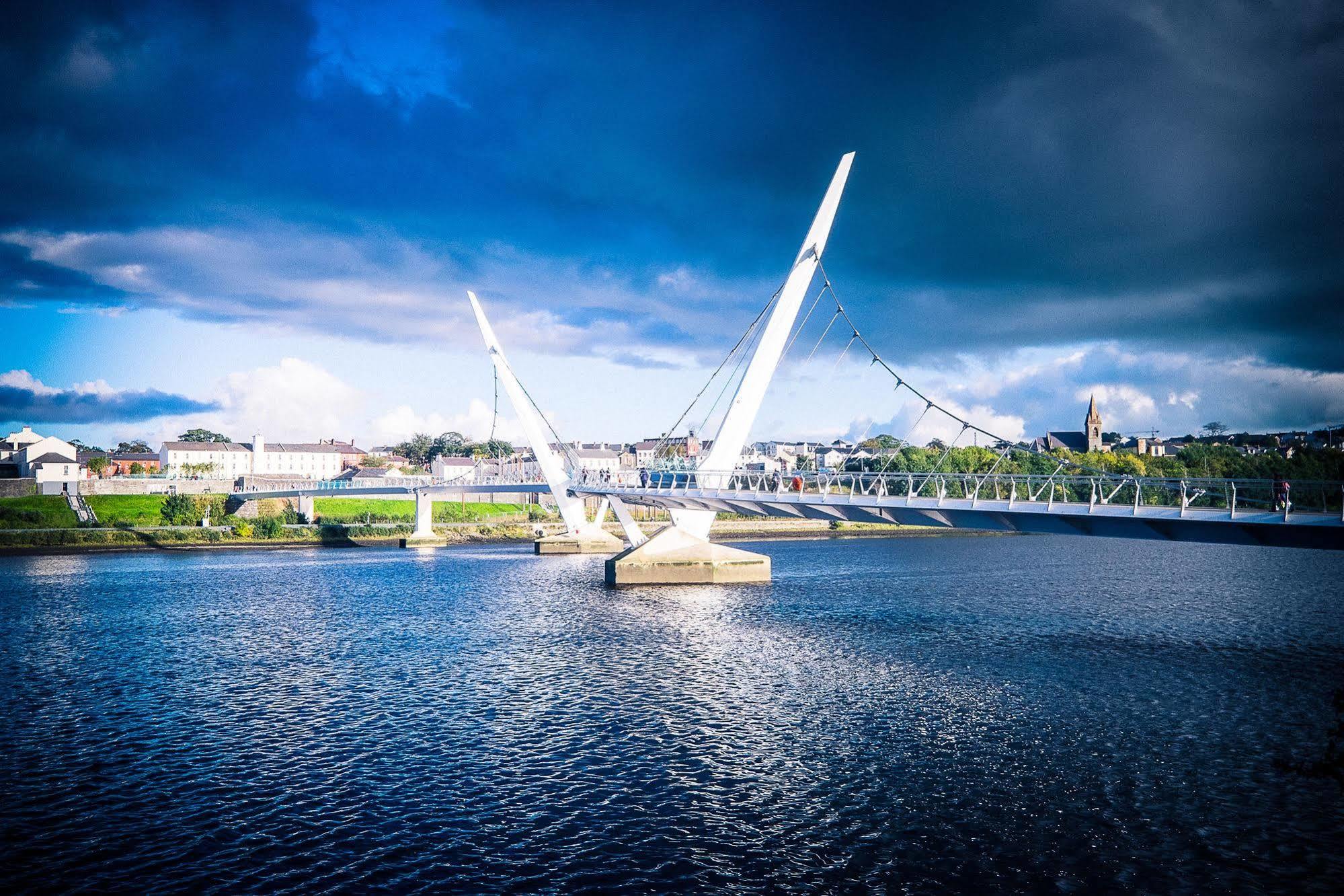 Travelodge Derry Екстер'єр фото